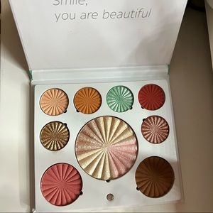Ofra Good to Go palette
